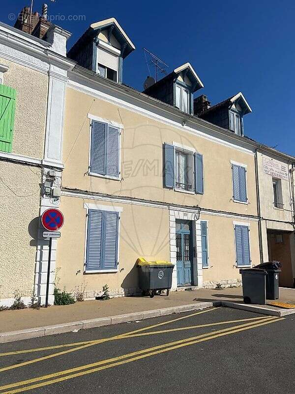 Autre à MONTEREAU-FAULT-YONNE