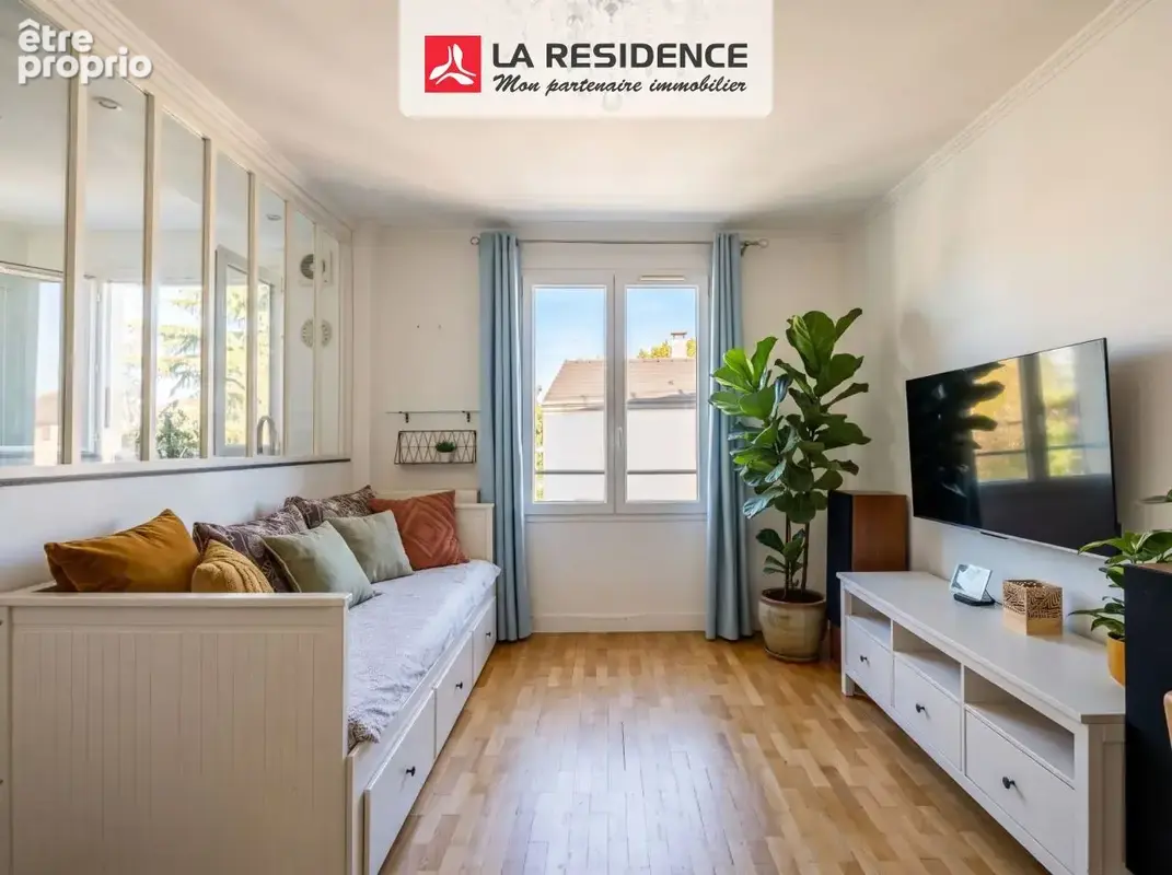 Appartement 3 pièces 56 m² à vendre à Chatou (78400) - photo 2