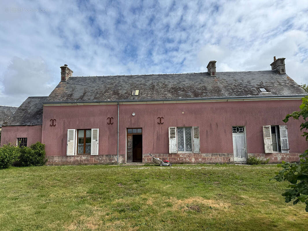 Maison à LE MELE-SUR-SARTHE