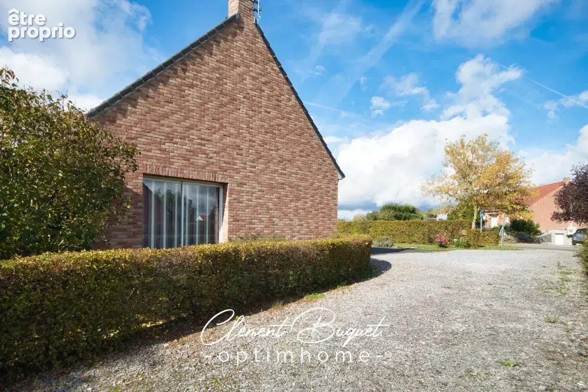  LE FAVRIL – Le confort d’une maison récente, le charme d’un grand jardin !  - photo 25