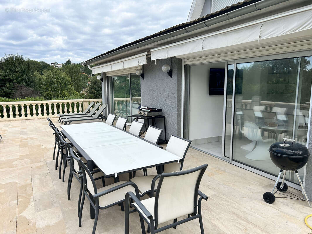 Maison à SAINT-CYR-AU-MONT-D'OR