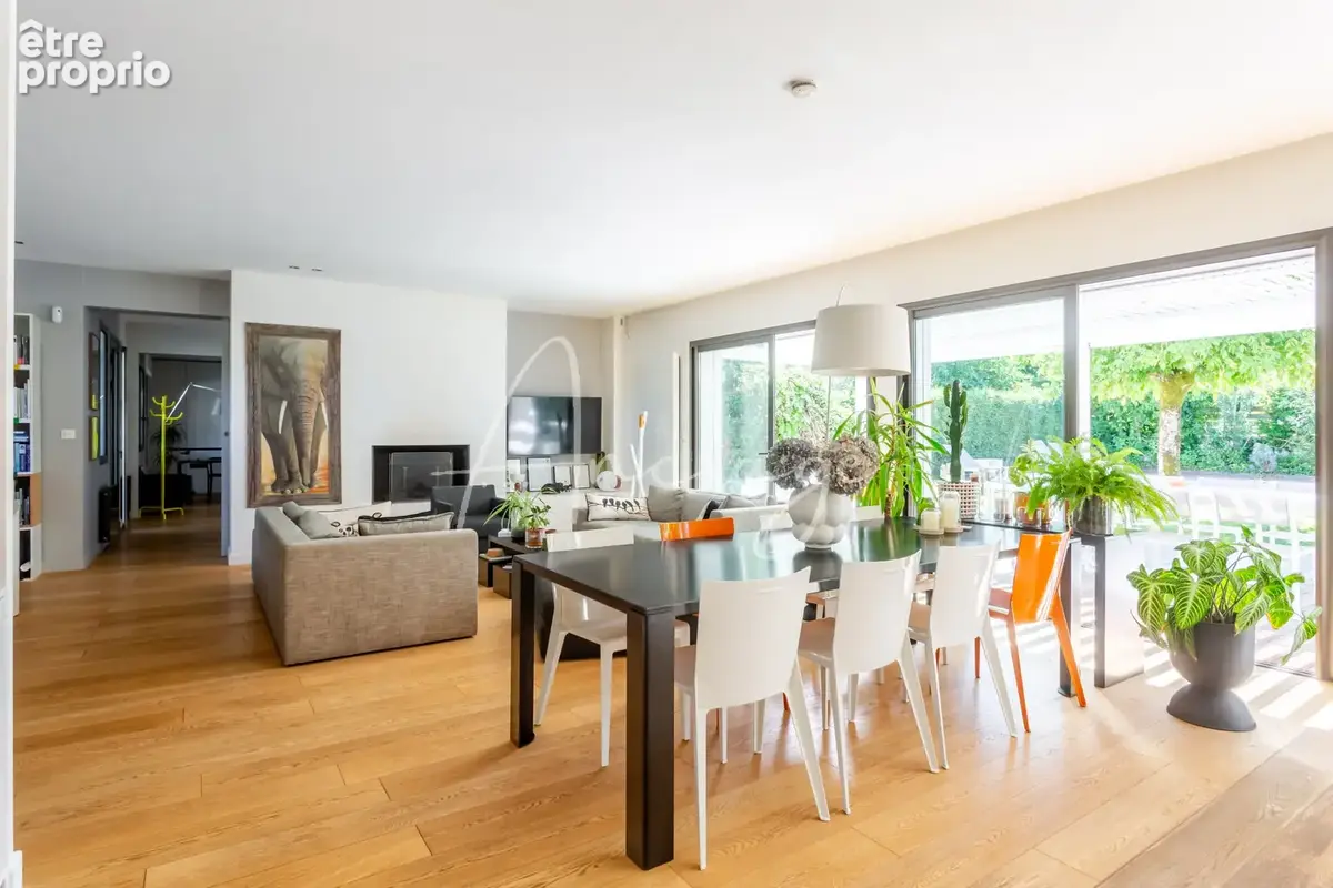 Maison contemporaine de 193 m2 habitables sur une parcelle de 1 176 m2 avec piscine - photo 8
