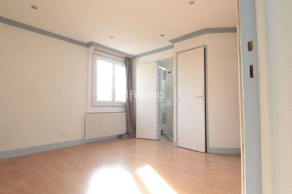 Appartement à HOUILLES