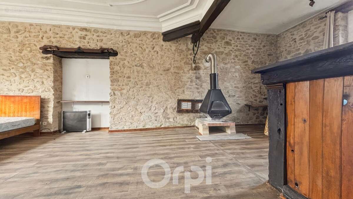 Maison à SAINT-SULPICE-LAURIERE