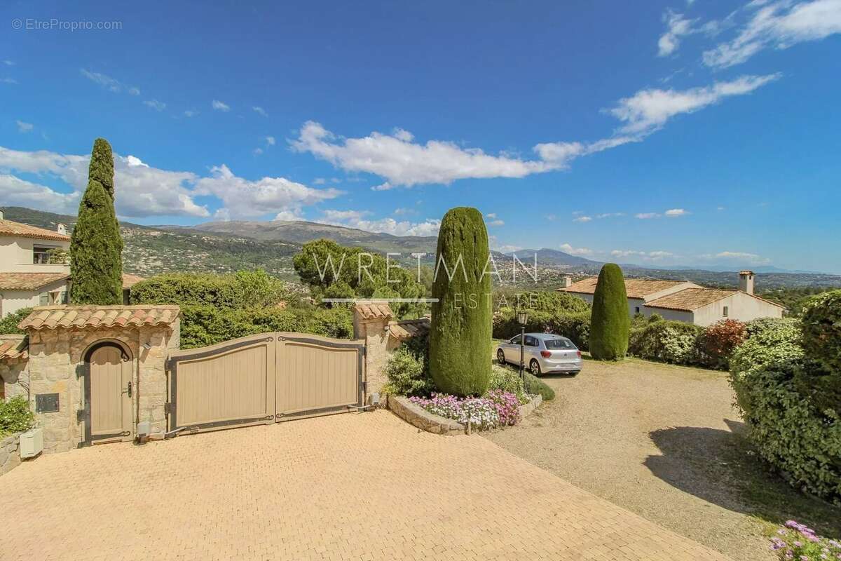Magnifique villa familiale de 6 chambres, belle piscine et pool house, vues panoramiques à couper le souffle - Peyminade - photo 48