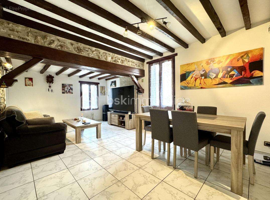 Maison à VIELS-MAISONS