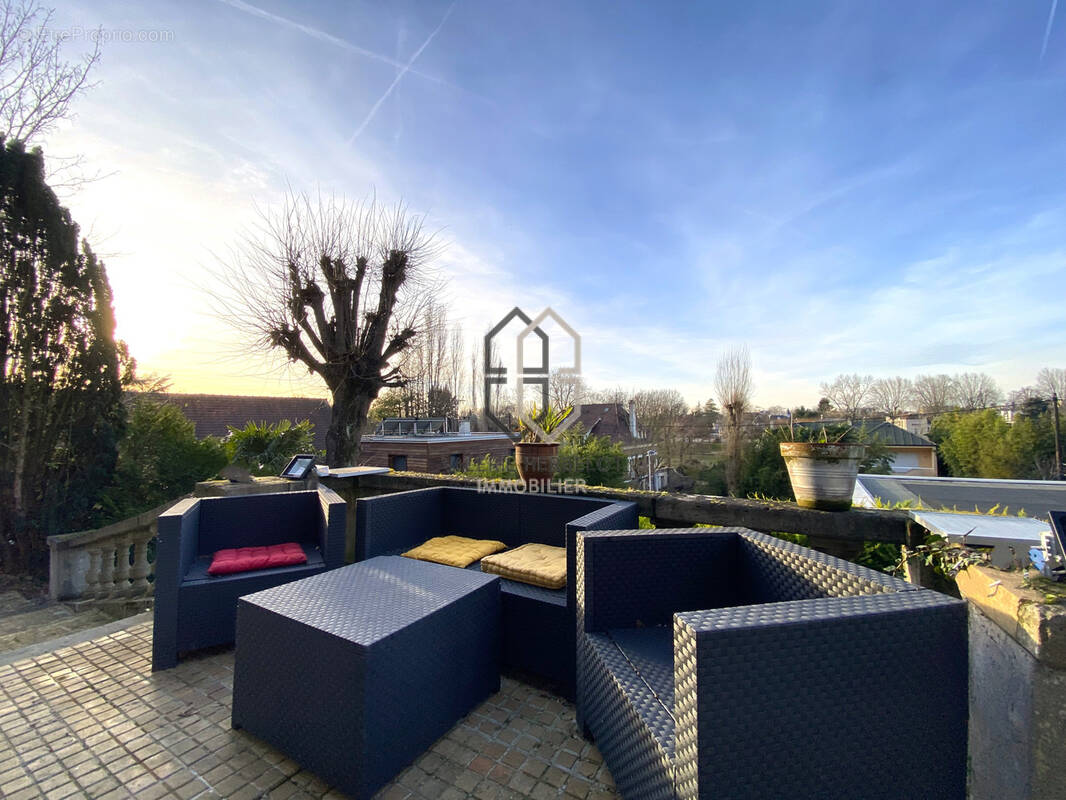 Maison à CHENNEVIERES-SUR-MARNE