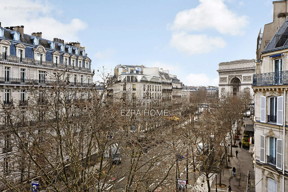 Appartement à PARIS-8E