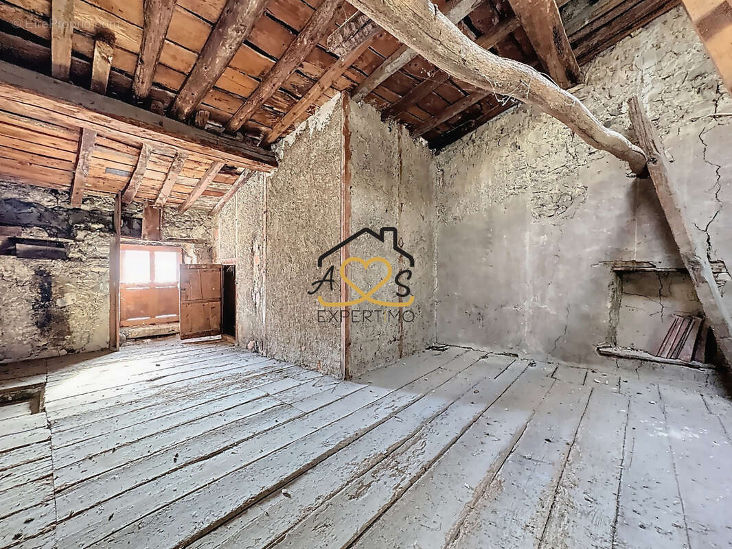 Maison à CHAURIAT