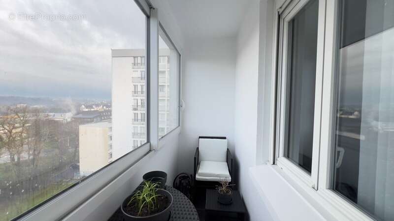 QUIMPER-Sud, rue du Léon (Quartier Prat-Maria), appartement de type T5 modifié en T4 de plus de 83 m² habitable, situé au 7ème é - photo 4
