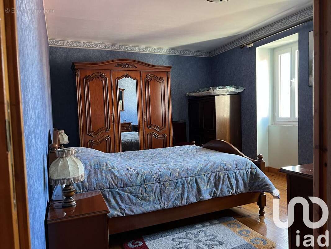 Photo 8 - Maison à GENELARD