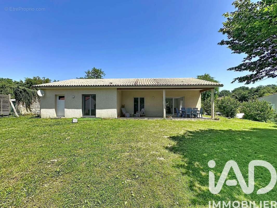 Maison 104 m² à La Clisse  - photo 6