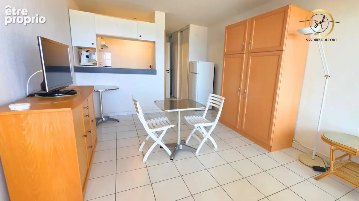Pied a terre face à la mer -accès direct plage -terrasse -parking privé - piscine - photo 10