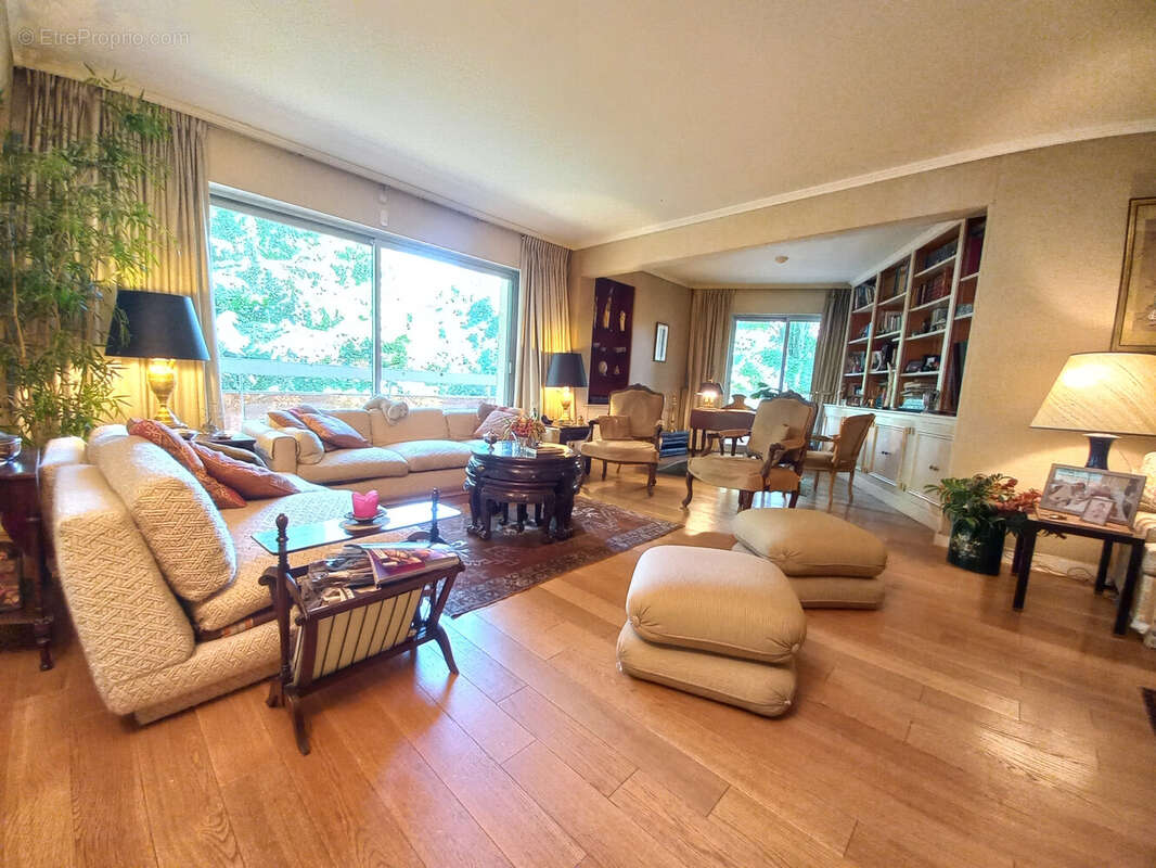 Appartement à LE VESINET