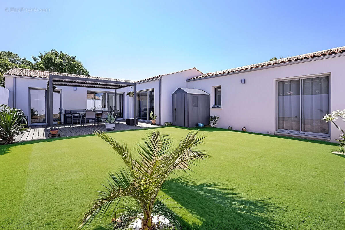 Maison à SAINTE-SOULLE