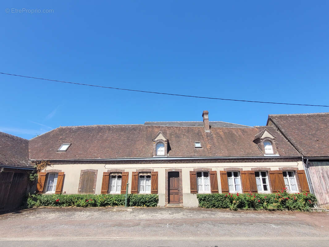 Maison à LA CROIX-DU-PERCHE