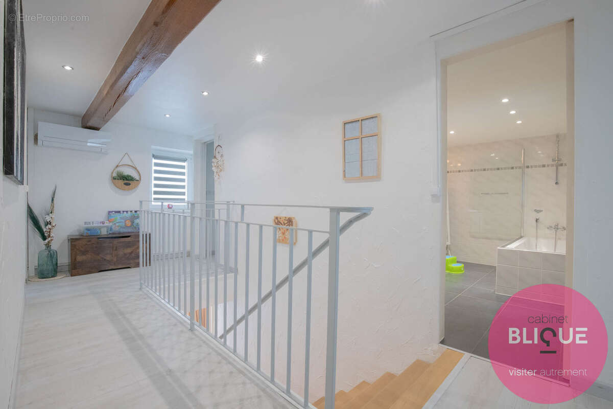 Maison à THEZEY-SAINT-MARTIN