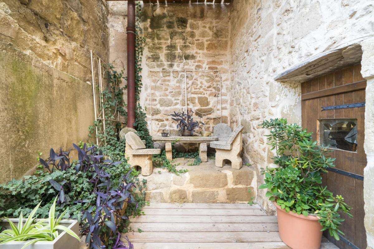 Maison à MONTAGNAC