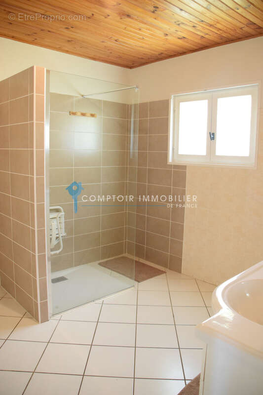 Maison à COUCOURON