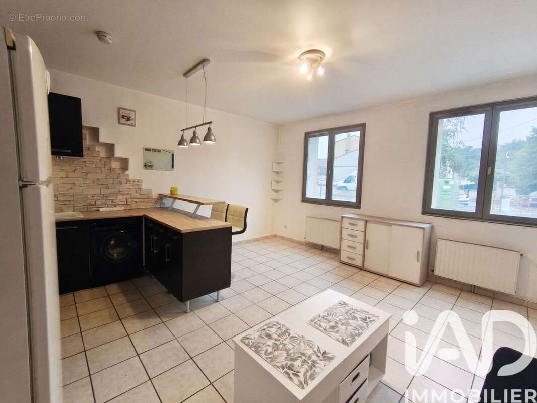 Appartement 47 m² à Saint-Etienne  - photo 7