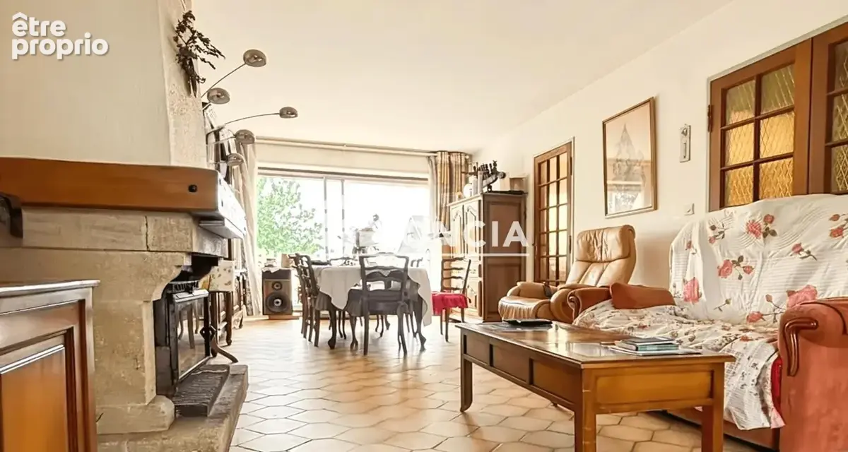 Noiseau – Maison familiale, 3 chambres, véranda et jardin de 450 m² – 363 500 € - photo 2
