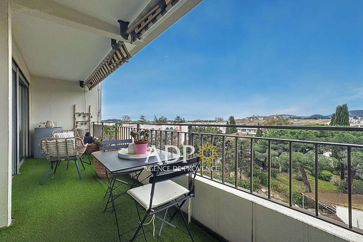 Appartement à MANDELIEU-LA-NAPOULE