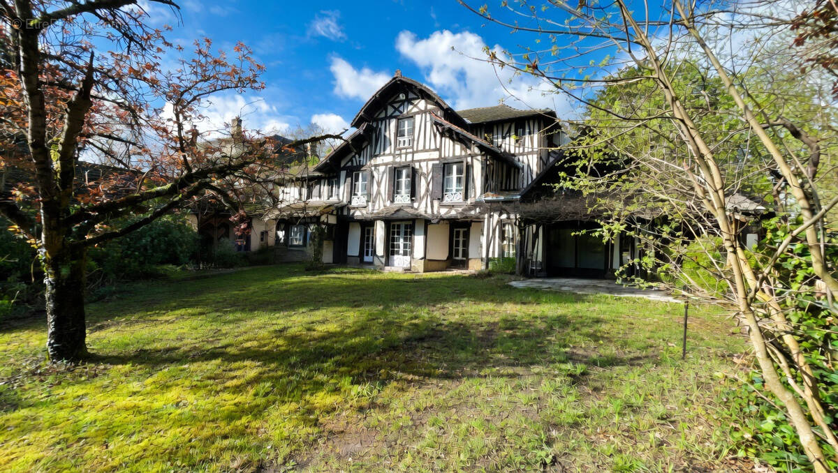 Maison à MAISONS-LAFFITTE