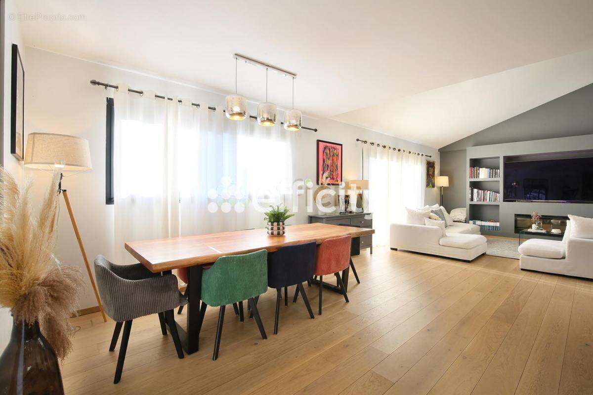 Maison à SAINTE-FOY-D&#039;AIGREFEUILLE