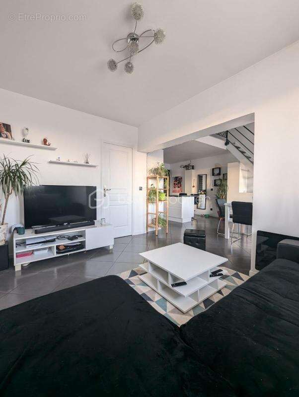 Appartement à OZOIR-LA-FERRIERE