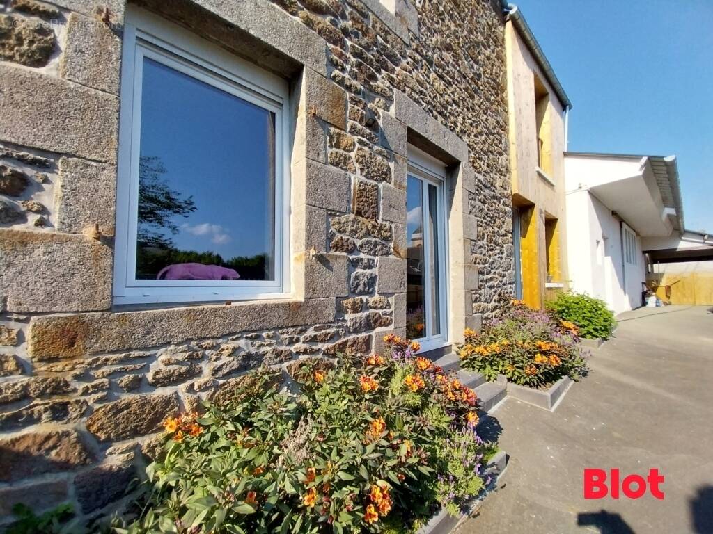 Maison à MINIAC-MORVAN