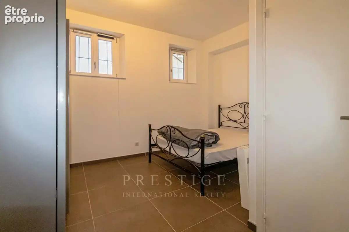 Vieille Antibes, 4 pièces en duplex rénové & meublé - photo 17