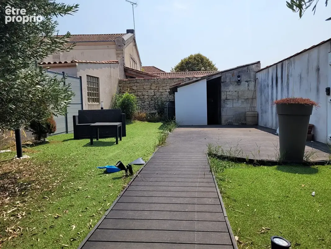 ROCHEFORT  quartier voltaire maison de 110 m² de type 3 avec véranda - jardin intime - photo 12
