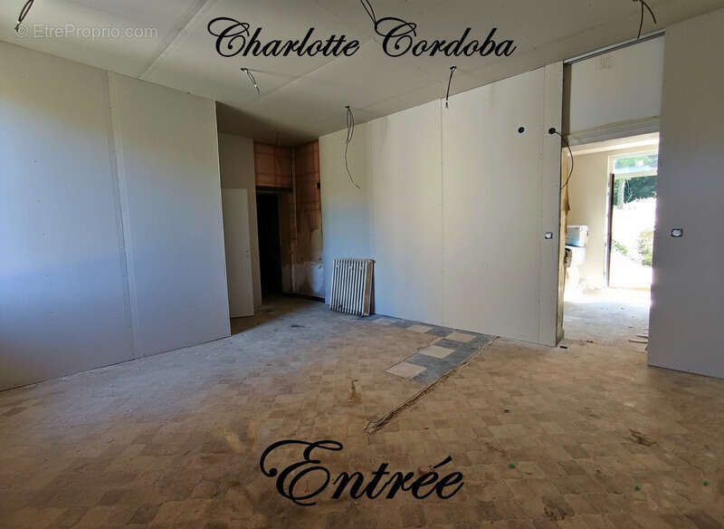 Maison à FEUGAROLLES