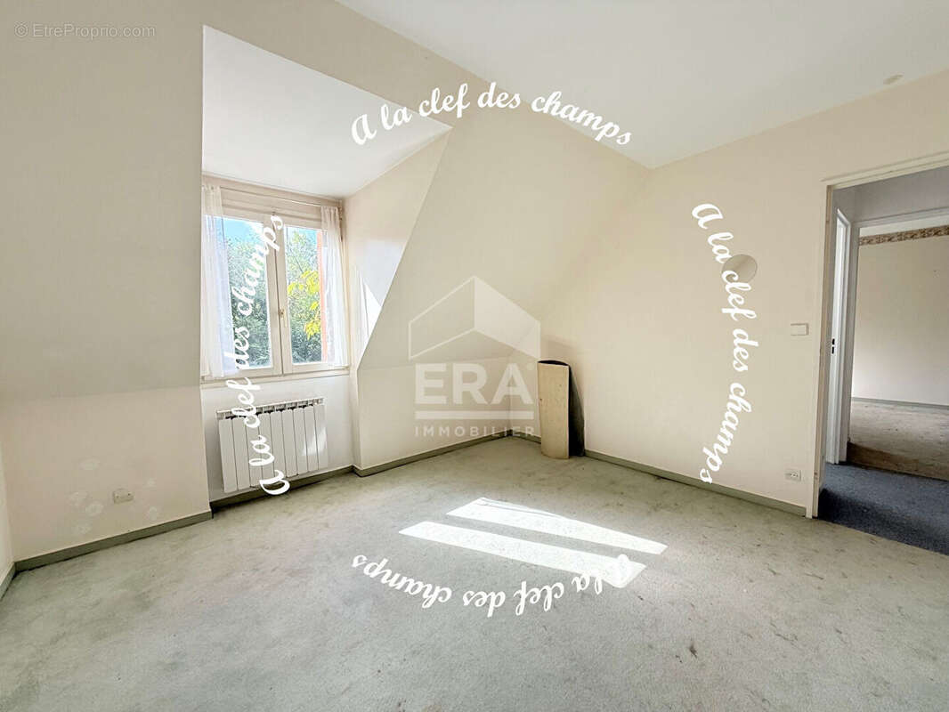 Maison à BURES-SUR-YVETTE