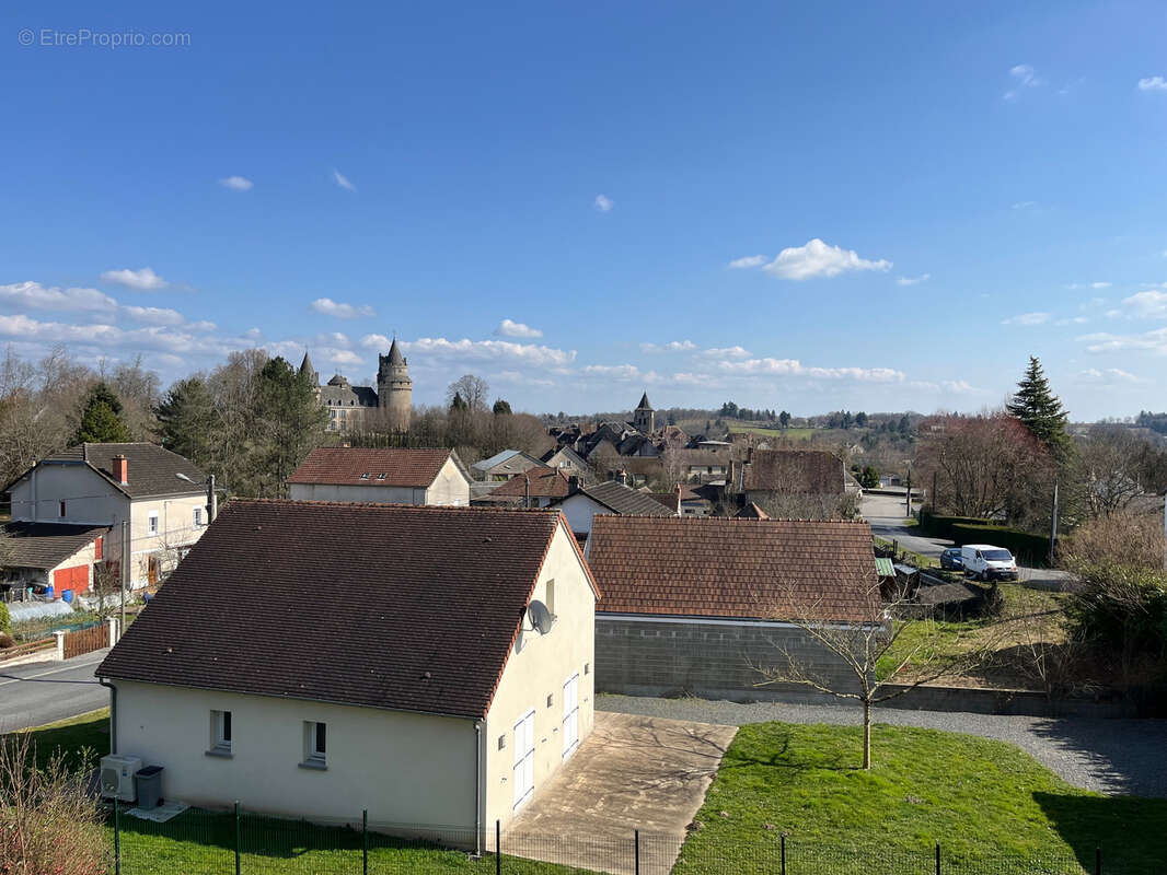 Maison à COUSSAC-BONNEVAL