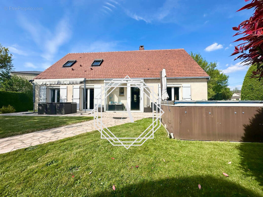 Maison à SAINTE-GENEVIEVE