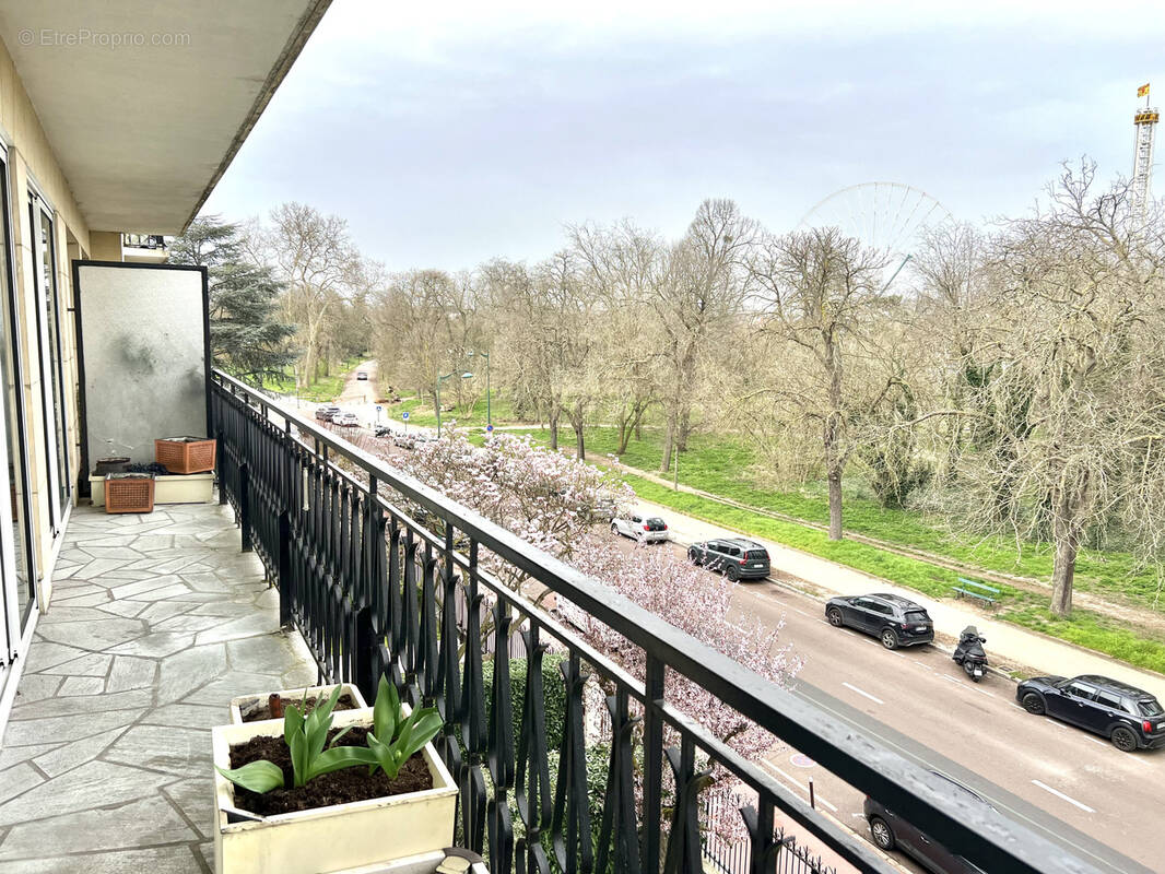 Appartement à CHARENTON-LE-PONT