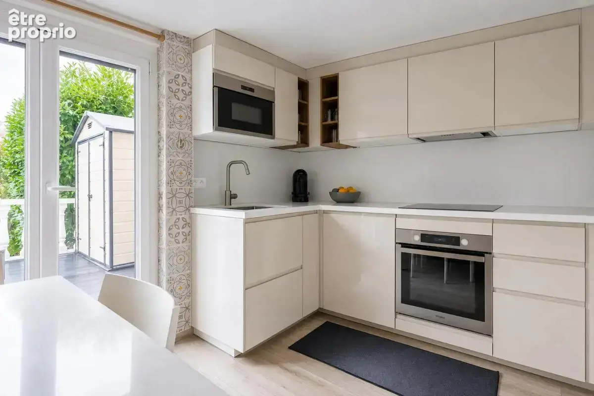 Maison spacieuse et rénovée à Romainville - photo 1