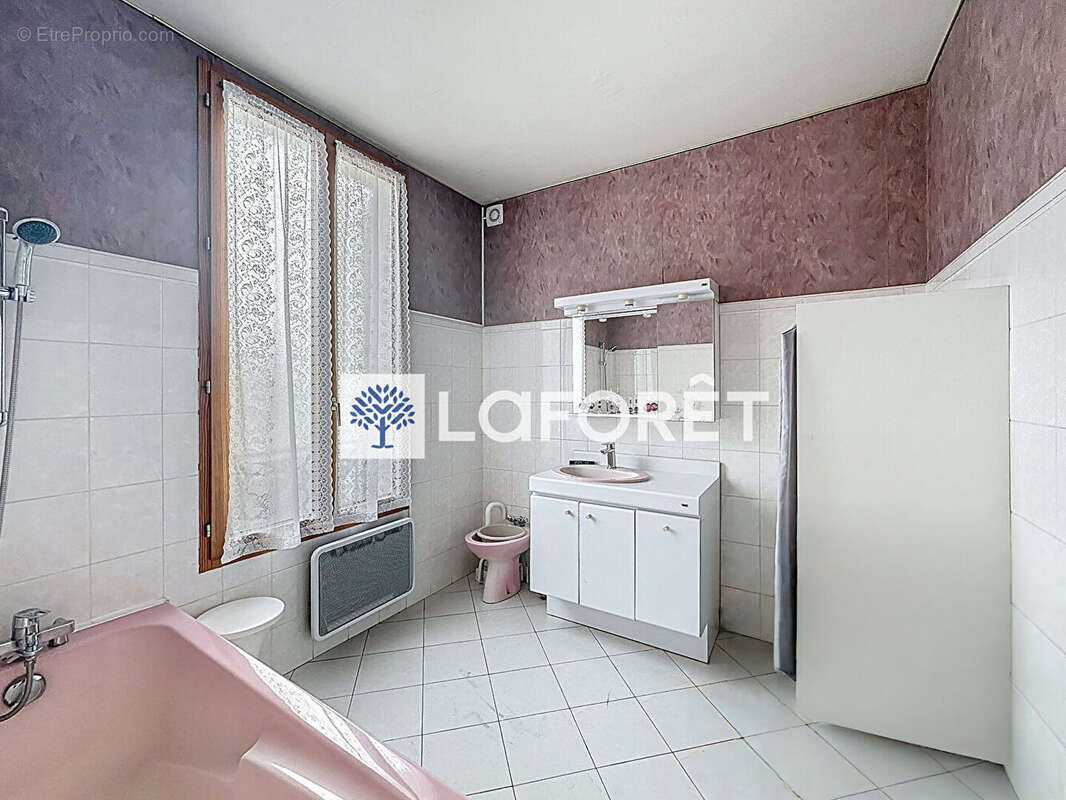 Maison à SAINT-NOM-LA-BRETECHE