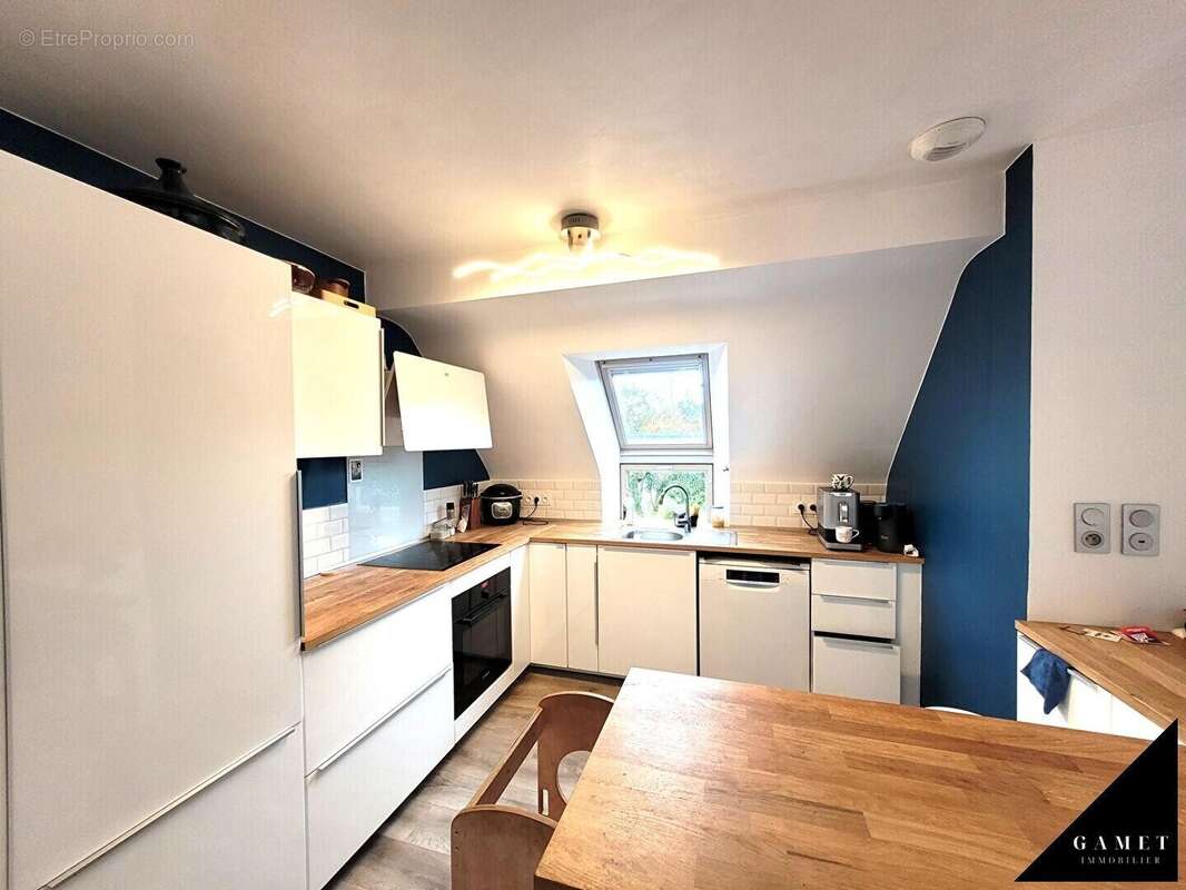 Maison à SAINT-THUAL