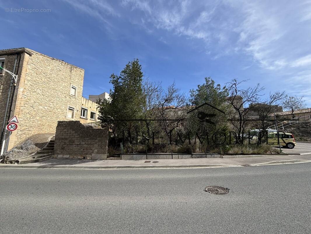 Terrain à PORTEL-DES-CORBIERES