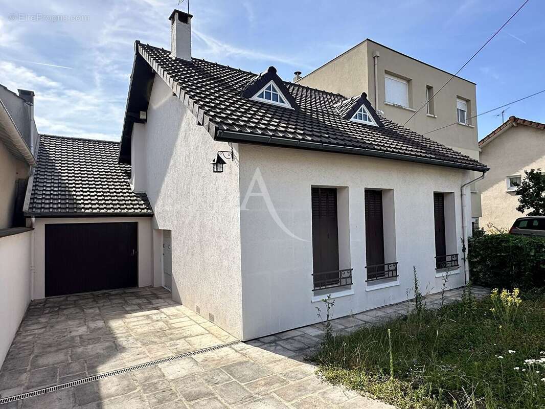 Maison à MORANGIS