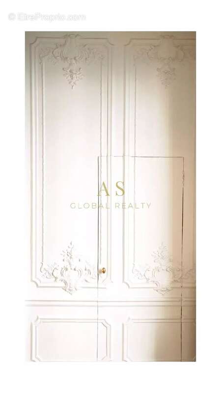 Appartement à PARIS-8E