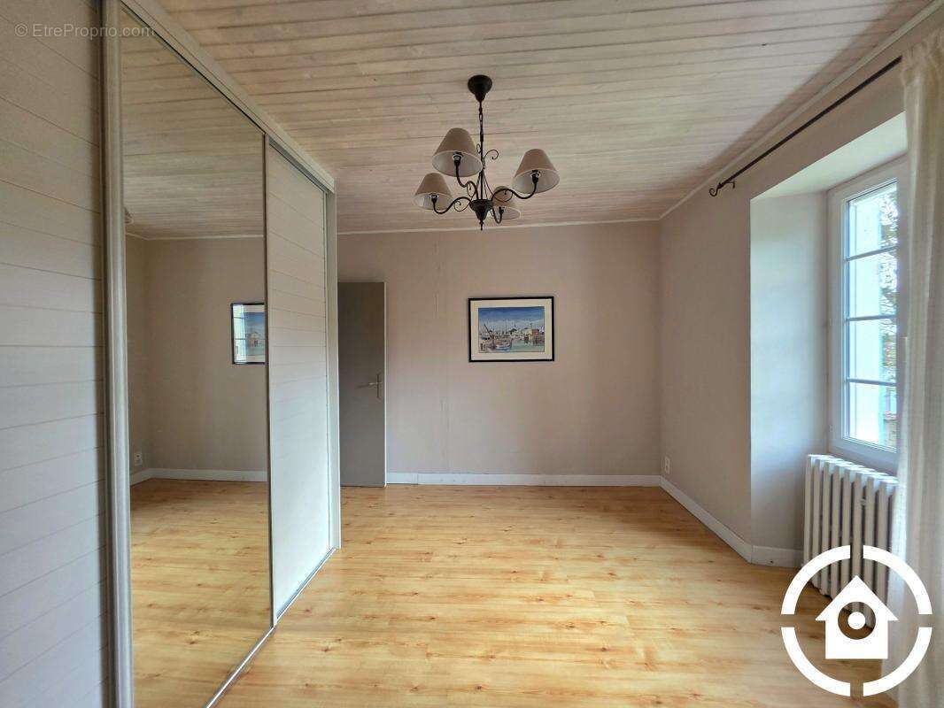 Maison à GENSAC-LA-PALLUE