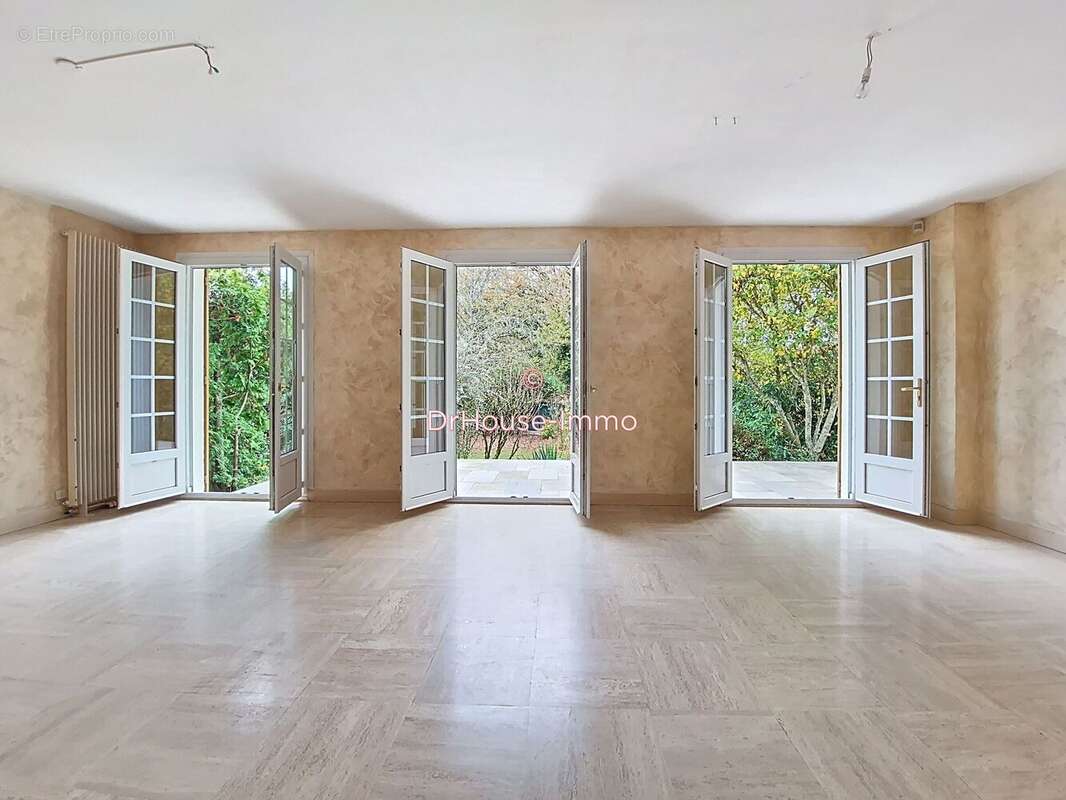 Maison à SAINT-CHERON