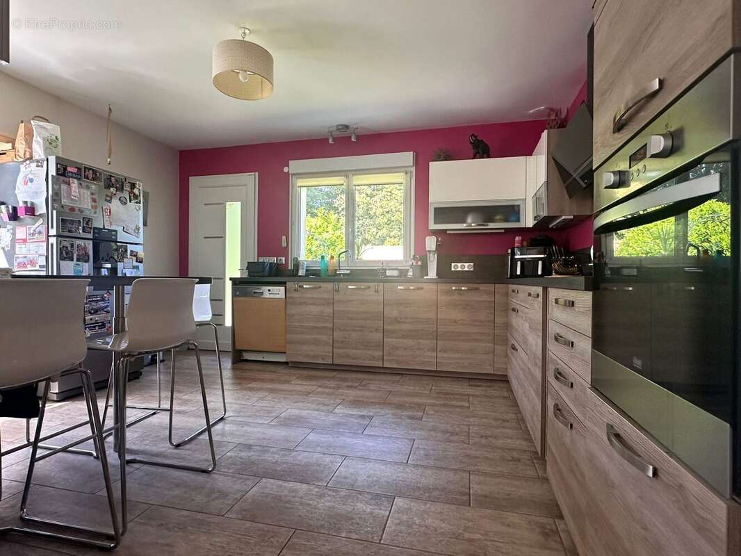 Maison 224 m² à Soissons-Sur-Nacey  - photo 4