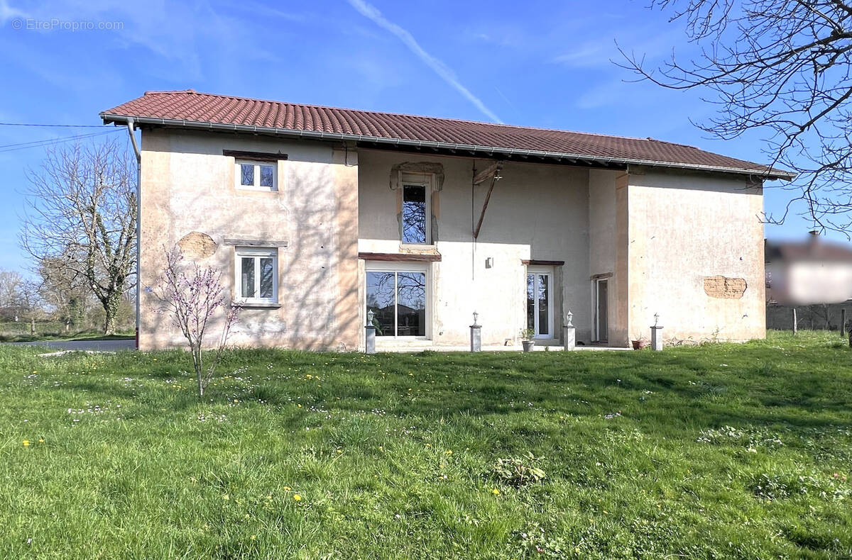 Maison à VONNAS