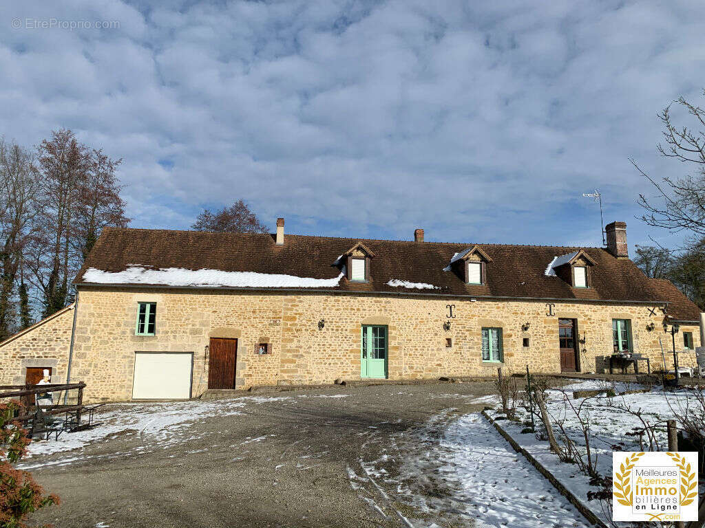 Maison à LE MELE-SUR-SARTHE