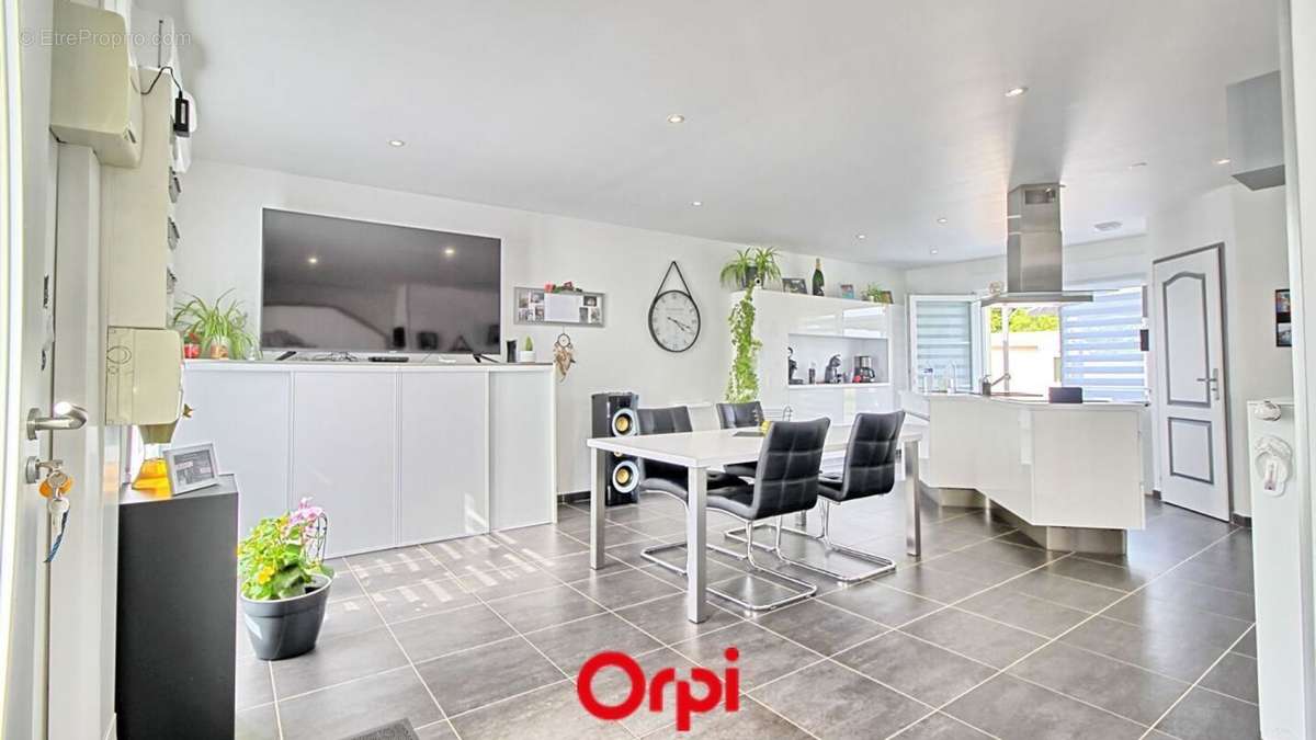 Maison à GRANDVILLERS-AUX-BOIS