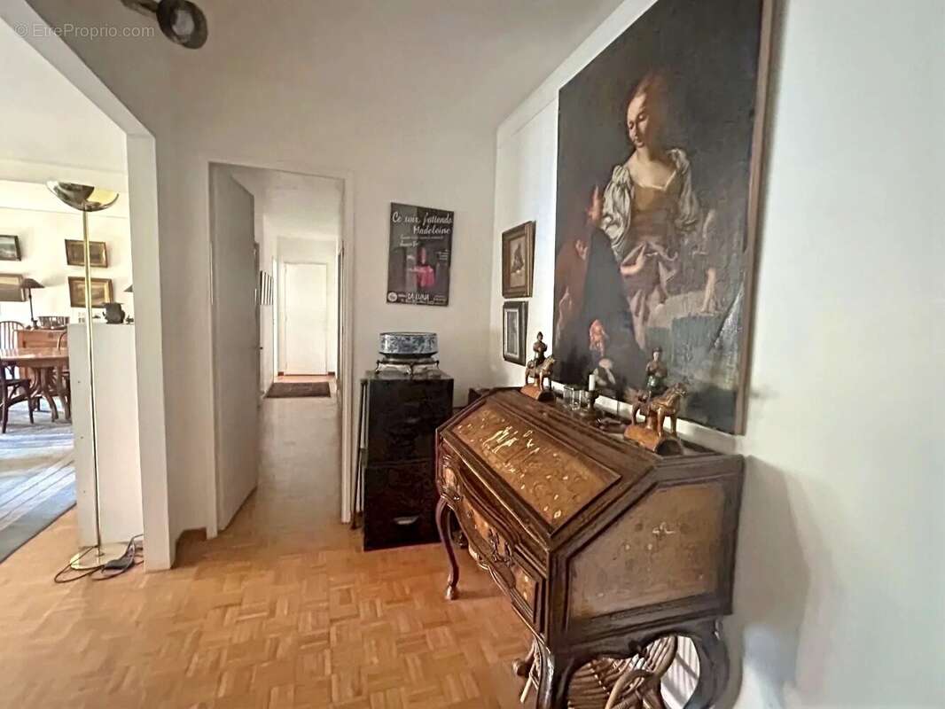 Appartement bourgeois - paradis 8ème - photo 2